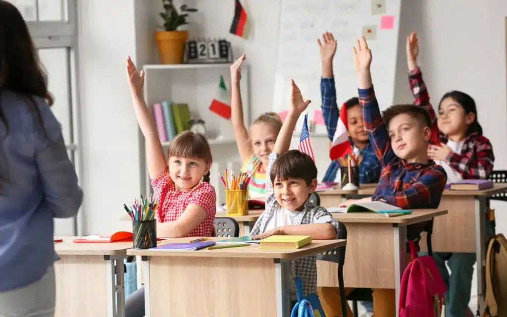 المناهج التعليمية في الإمارات: ما هي ميزاتها؟