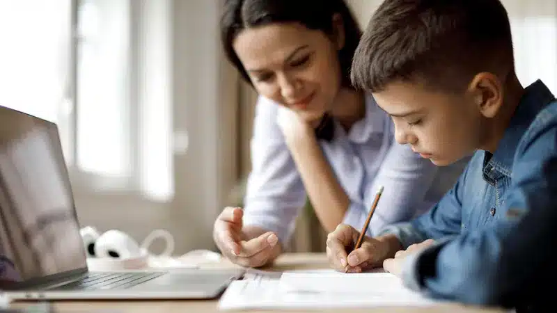 استراتيجيات لتحقيق التفوق والنجاح عبر الدروس الخصوصية