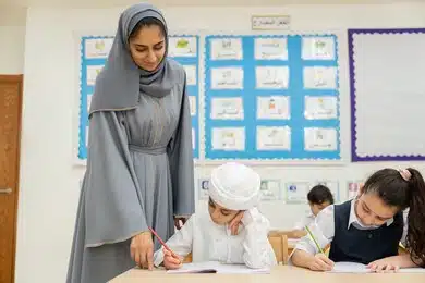 كيف تدعم حمد أكاديمي التفوق الدراسي لطلاب المنهج الإماراتي