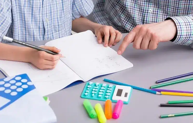 متى تكون الدروس الخصوصية الفردية أفضل لطفلك
