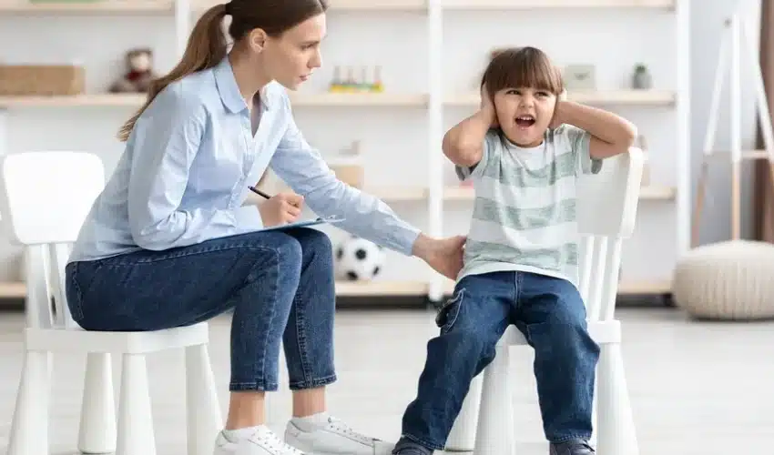 علاج السرحان وتشتت الانتباه عند الأطفال أثناء المذاكرة والامتحانات: تمارين عملية لزيادة التركيز